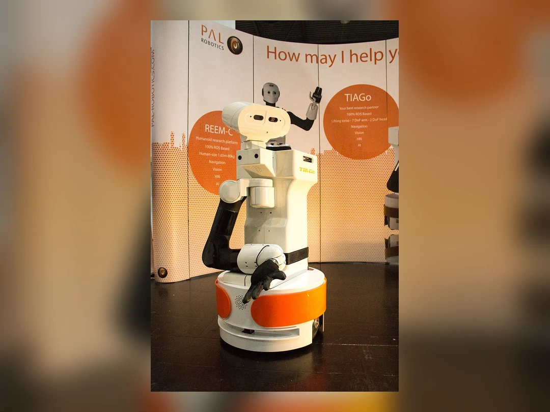 RoboCup 2016 Leipzig 행사장의 PAL Robotics TIAGo
