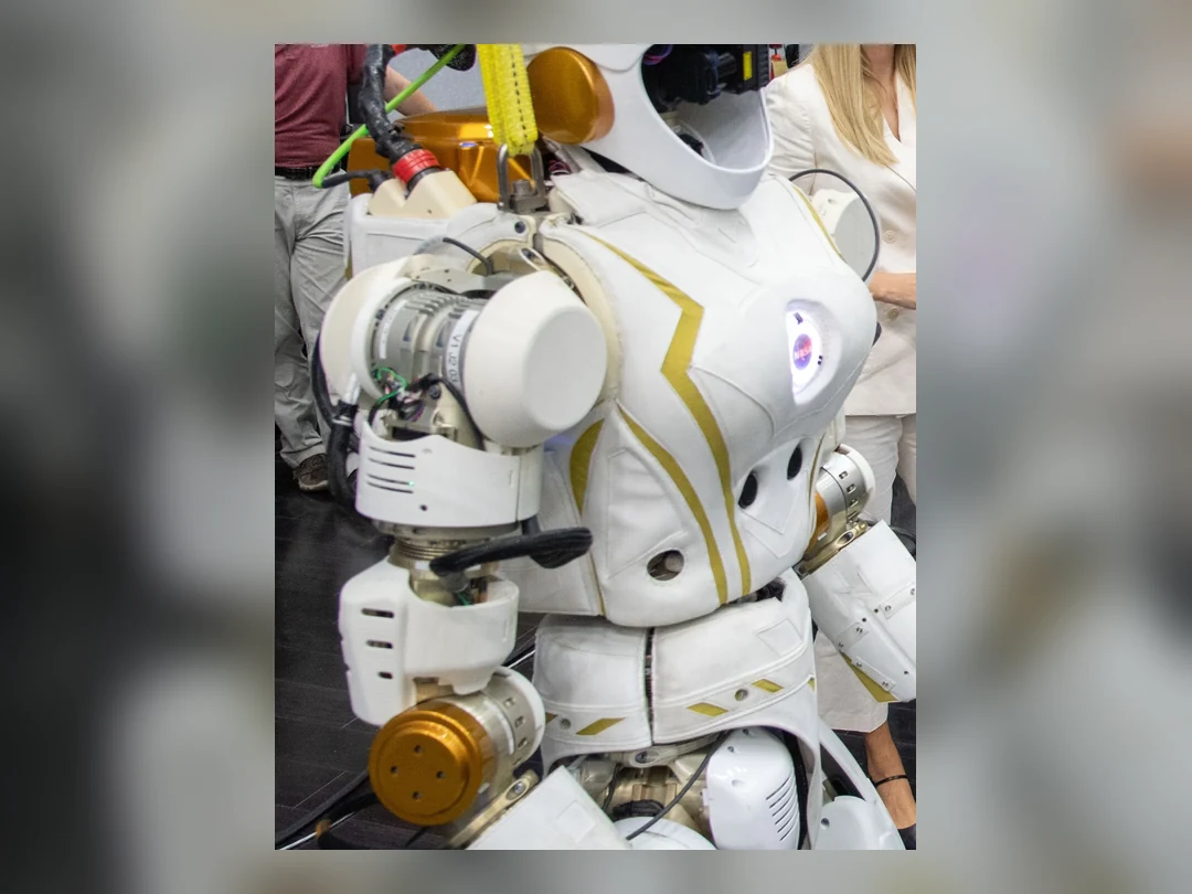 Upper body of NASA Valkyrie humanoid with part of its shell open