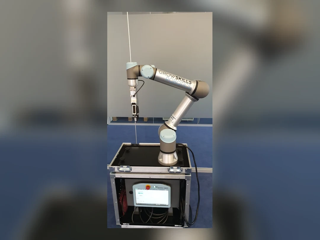 安裝在人機共享工作區中的協作機械臂