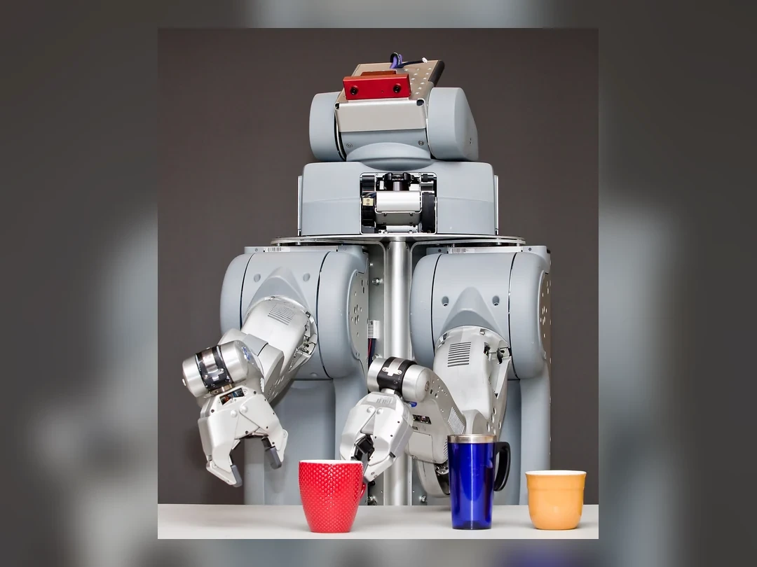 配有輪式底盤和雙臂的 PR2 移動操作機器人