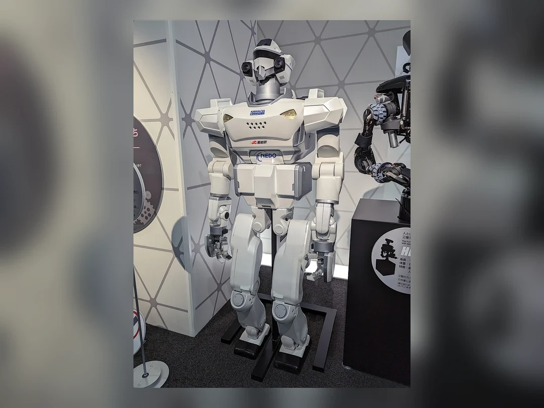 筑波科學廣場展出的仿人機器人